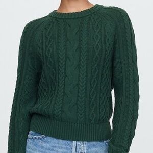 GAP Classic Cable Knit Sweater Small Like New